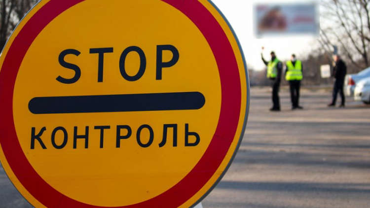 Таксист у Хмельницькому збив військовослужбовця під час переслідування