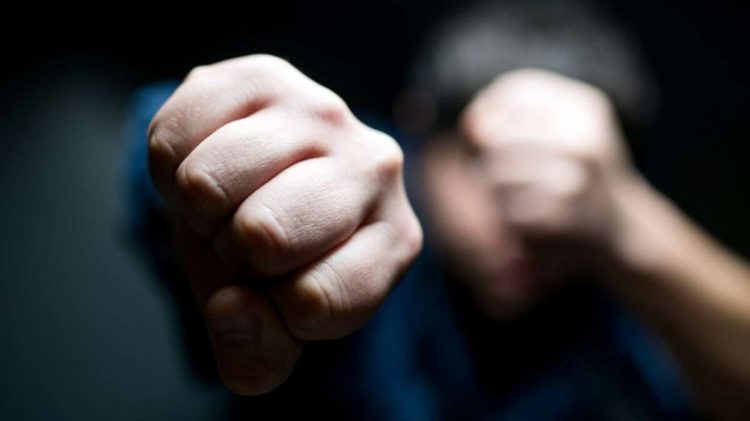 Військовослужбовець у Шепетівці побив поліцейського: суд ухвалив вердикт