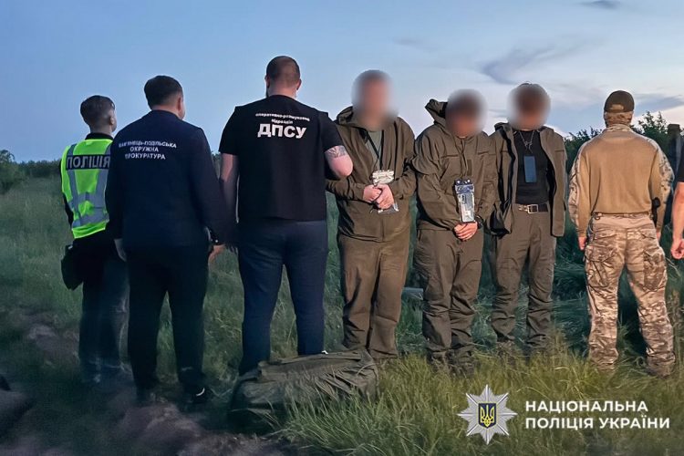 Хмельницький: правоохоронці зупинили нелегальний переправлення військовозобов'язаних через кордон
