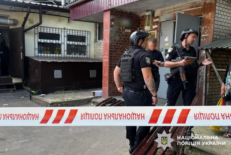 Трагедія у Хмельницькому: 16-річний хлопець впав з вікна