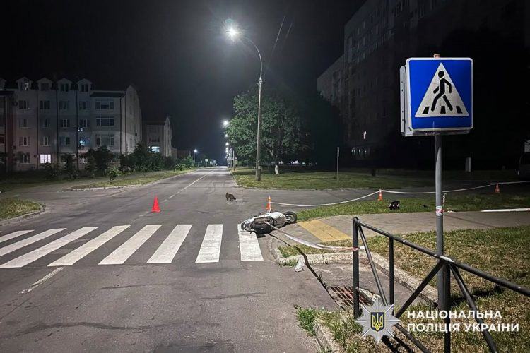 ДТП у Нетішині: 16-річний скутерист потрапив до лікарні