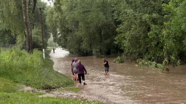 Потужна злива на Хмельниччині: село Залужжя постраждало