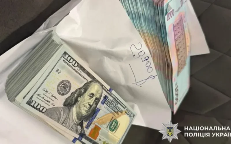 Хмельницький: затримали лікарку та бізнесвумен за продаж фіктивних довідок