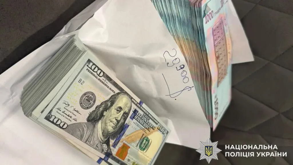 Хмельницький: затримали лікарку та бізнесвумен за продаж фіктивних довідок