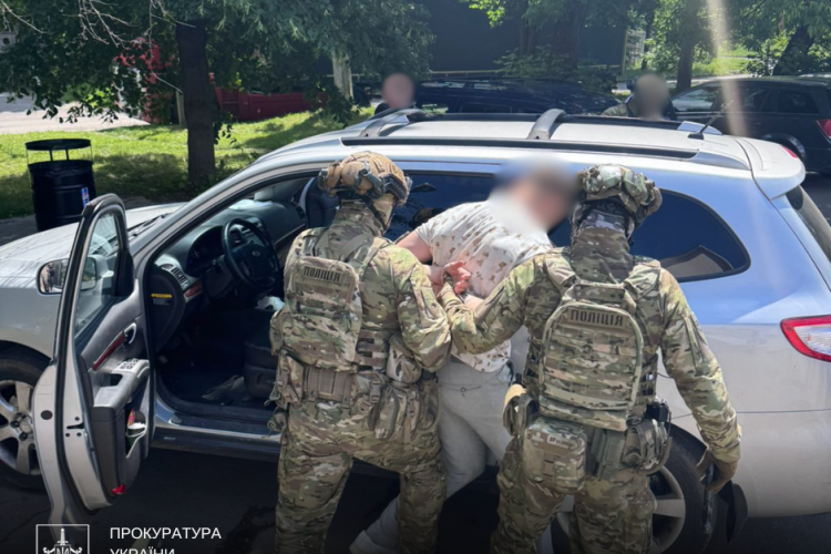 Хмельницький: затримали капітана ЗСУ за підозрою у хабарництві